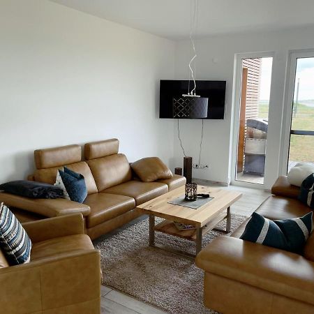 Exklusives Apartment Mit Blick Auf Den See Grossraschen Bagian luar foto